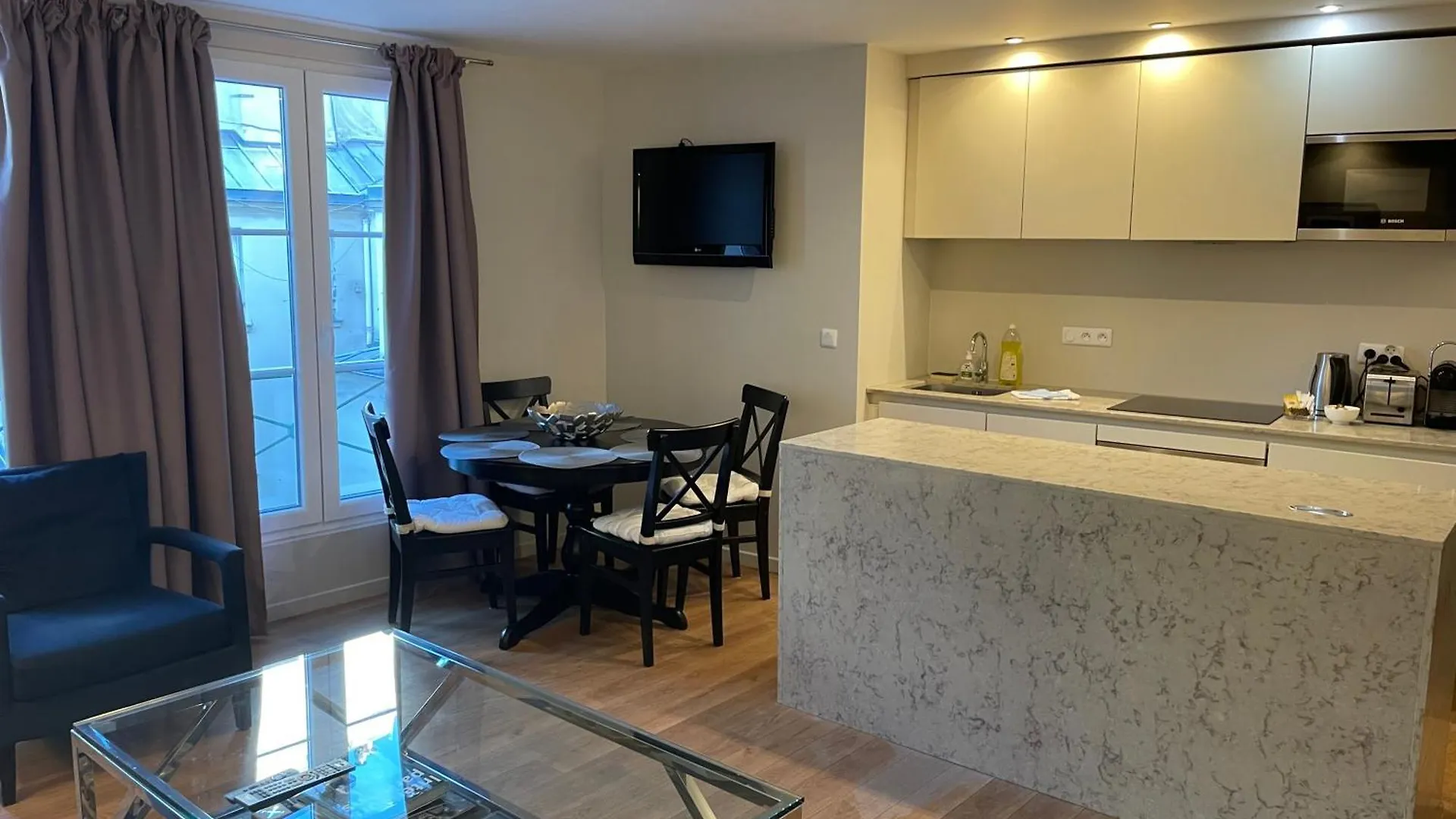 Apartment Familial Sur Cour - Au Coeur De Paris