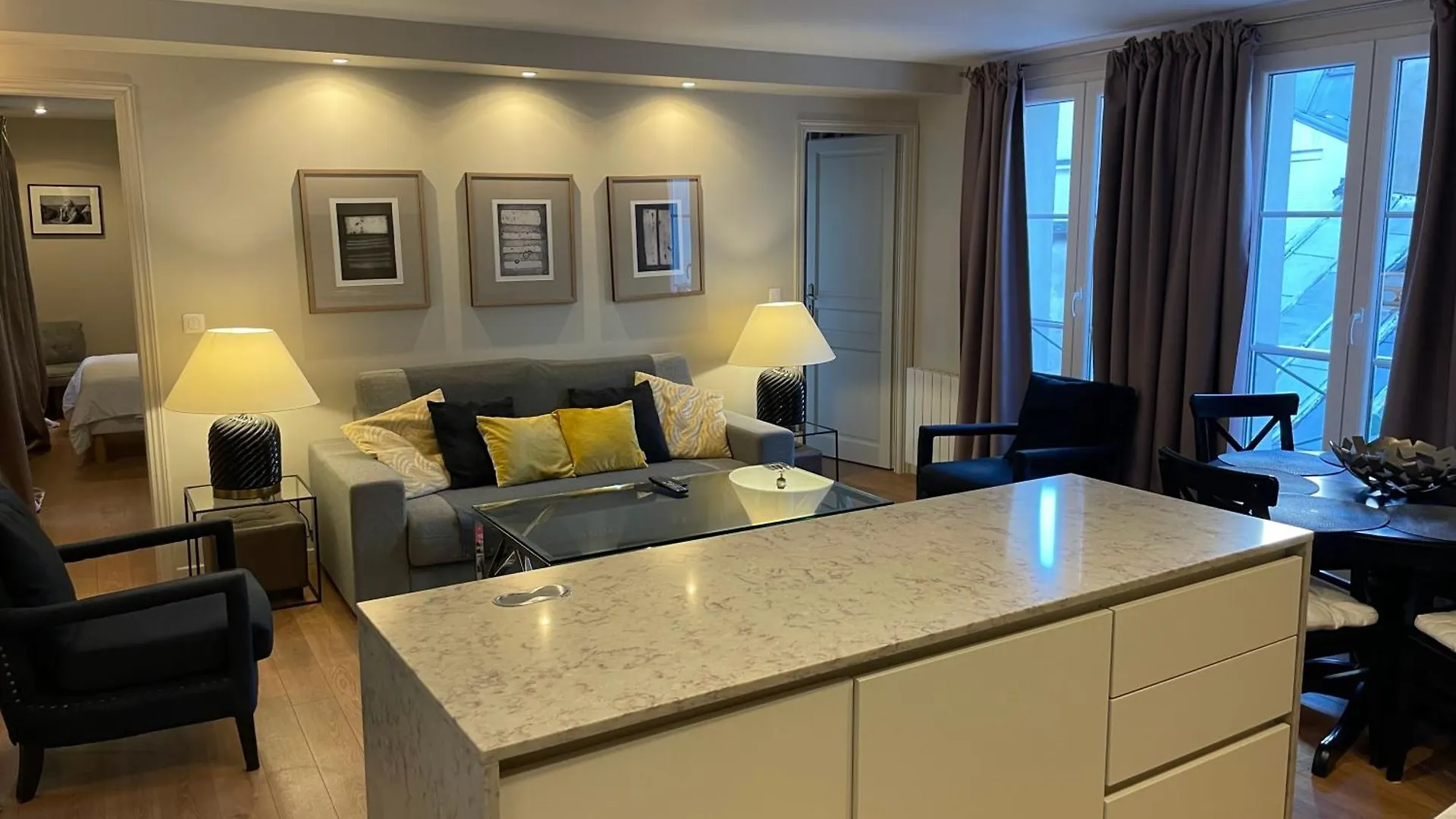 Familial Sur Cour - Au Coeur De Apartment Paris